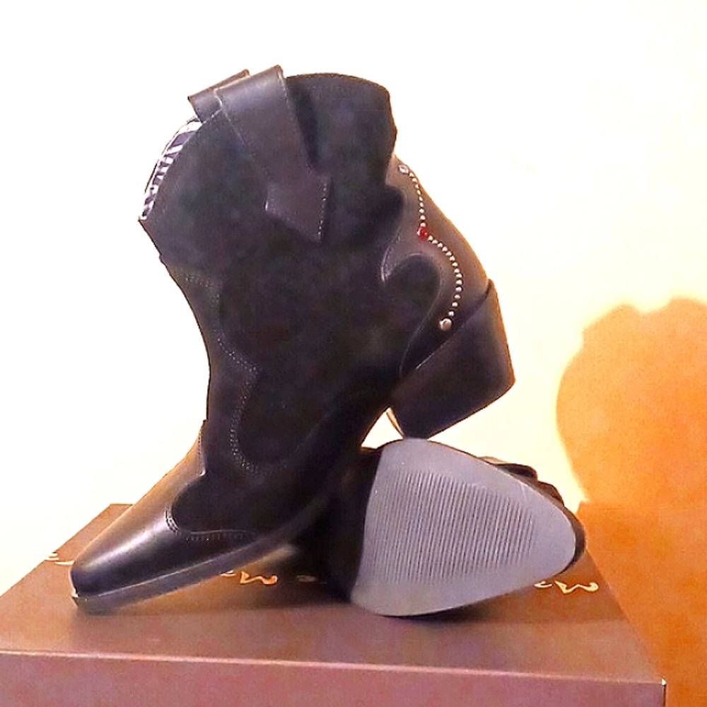 Manila Grace,black leather and suede,short,cowboy boot .Sz.38